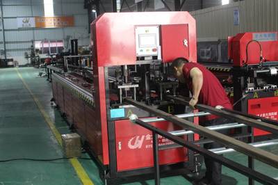 爬架数控冲床与自动冲孔设备在通讯设备制造中的关键作用