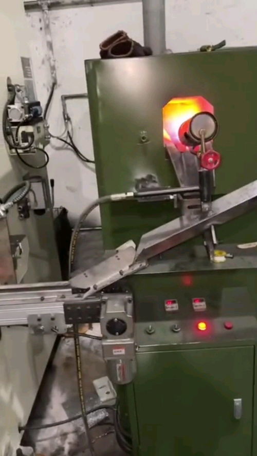 探秘机械零部件加工实拍 微观世界里的工业美学与匠心